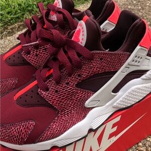 Size 7 Men - Nike Huarache Team Red/ Burgundy